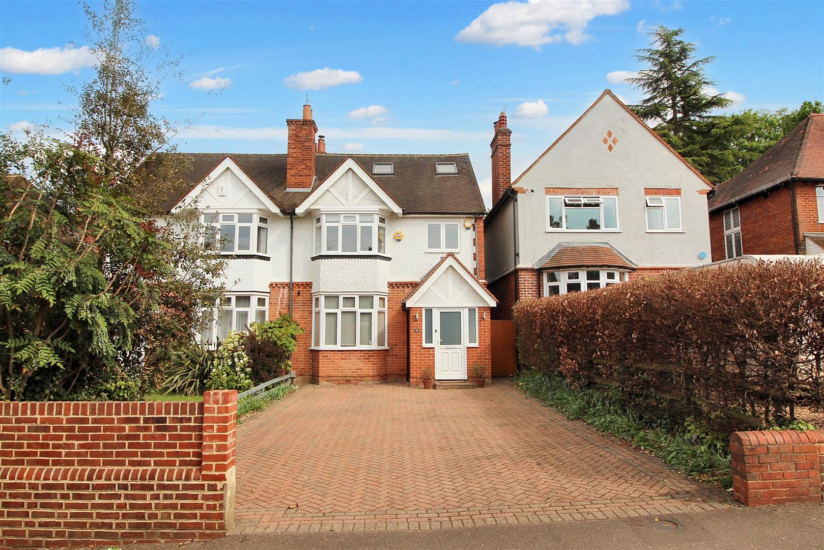 4 bed property in Western Elms Avenue, Reading